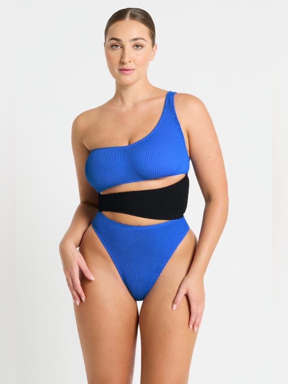 Bond-Eye Rico One Piece - Picture 2 of 6